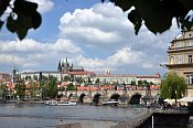 Prask hrad a Karlv most ze Smetanova nbe