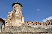 ubovniansky hrad  bergfrit a gotick palc