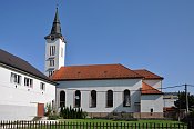 Uhrovec  kostel v obci