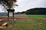 Vran Hora  rozcest u silnice pod hradem