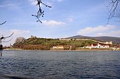 Devín z rakouského břehu Dunaje