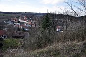 Vinařice – Na zámku – pohled z lokality k obci