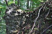 Nov hrad  Klekov  fragmenty zdiva severn pod jdrem