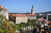 esk Krumlov  pohled z cesty k zahrad