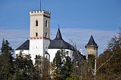 Rožmberk – v popředí dolní hrad, v pozadí hláska (horní hrad)