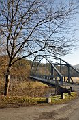 Most pes Berounku u Skryj, odkud vychz cesta na hrad