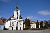 Moravec – kostel a zámek