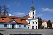 Moravec – kostel a zámek