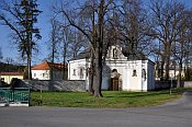 Chotiměř – zámek a kaple sv. Jana Nepomuckého