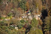 Stará Hrada – chaty na protější straně údolí Žehrovky