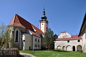 Nová Bystřice – kostel a zámek
