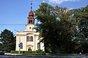 Opava – kostel sv. Jana Křtitele, vpravo stála původní komenda