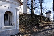 Moravský Beroun – zídka snad využívající zdivo hradu