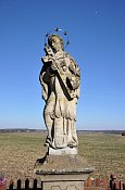 Zbraslav – socha Jana Nepomuckého na okraji obce, odkud vychází cesta na hrad