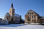 Domašín – kostel sv. Jakuba a tvrz