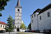 Hustopeče nad Bečvou – kostel a zámek
