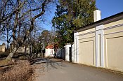 Liteň – ohradní zeď zámeckého areálu