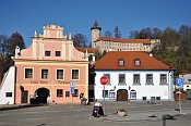 Rožmberk – horní hrad z náměstí