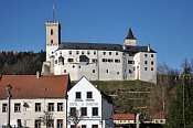 Rožmberk – dolní hrad z náměstí