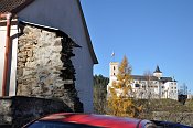 Rožmberk – dolní hrad od městských hradeb u židovského hřbitova
