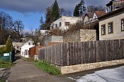Jindřichův Hradec – městské hradby na konci ul. Nežárecká