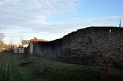 Horšovský Týn – městské opevnění navazující na zámek