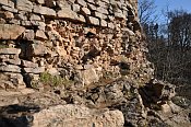 Oheb – narušené zdivo jižní bašty
