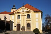 Kostelec nad ernmi lesy  pitl pod zmkem