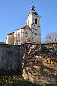 Kostelec nad ernmi lesy  mstsk opevnn a kostel sv. Vojtcha