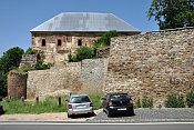 Toužim – hradby a Janův hrad