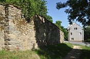 Stbro  hradby pod Husitskou batou