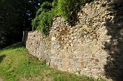 Stbro  hradby pod Husitskou batou