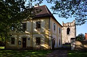Vyšehořovice – obecní úřad a zvonice