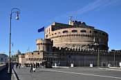 Castel Sant' Angelo, v pozad Bazilika sv. Petra