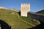 Spišský hrad – opevnění dolního nádvoří