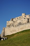 Spišský hrad – horní hrad z dolního nádvoří