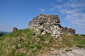 Pustý hrad – horní hrad – u hlavní brány