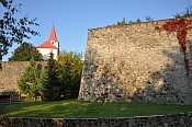 Pukanec  mstsk hrad a hradby