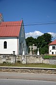 Brezovica  pohled k mstu hradu (v pozad) od kostela