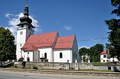 Brezovica  pohled k mstu hradu (v pozad) od kostela